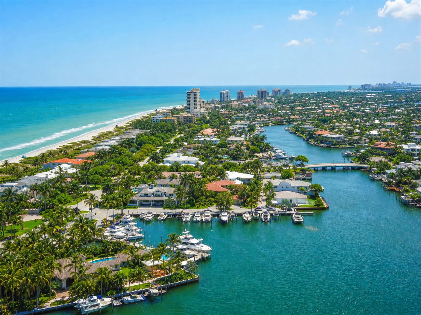 Southwest Florida coastal neighborhoods and Gulf shoreline for where to stay guide